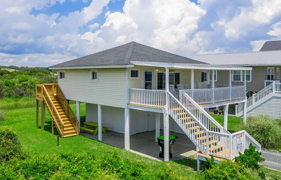 "Hakuna Matata" Vacation rental home in Holden Beach, NC