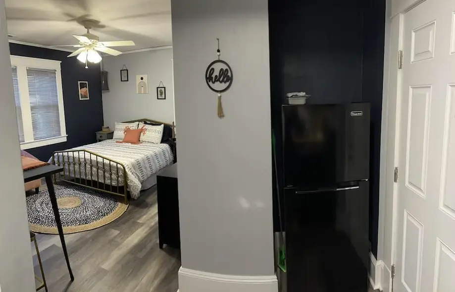 Barking Allowed! \nPet friendly studio, located right next to dog spa! 